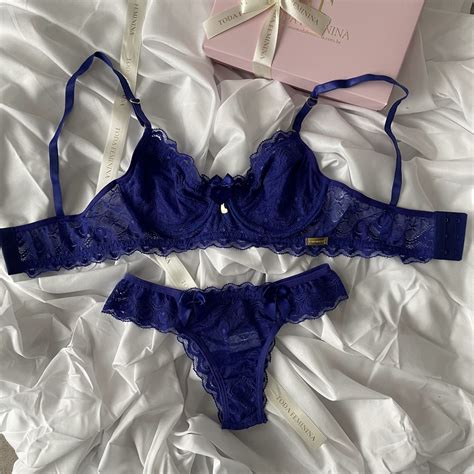 Conjunto de lingerie em renda sutiã sem bojo aro e calcinha biquíni azul bic Anne Toda