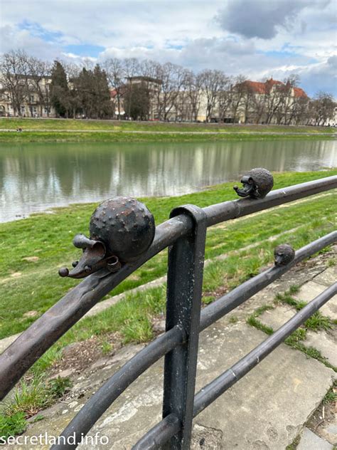 Мини-скульптуры Ужгорода - Secret land