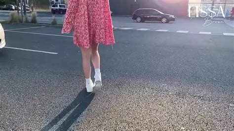 Mujer caliente se exhibe y se toca en autobús público XVIDEOS