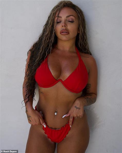 7 Hot Sexy Elizabeth Nelson Bikini Pics