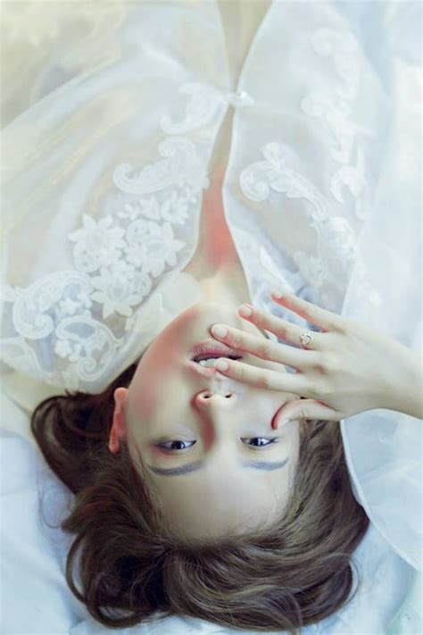 Hot girl và hot boy Việt 18 8 2017 Phản ứng của Lưu Đê Ly khi bạn trai bị tố cặp bồ chị dâu