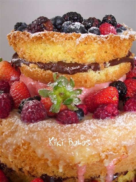 Kiki Bolos Naked Cake