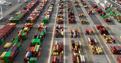 Trump Unveils Expansive Global Tariffs - The New York Times