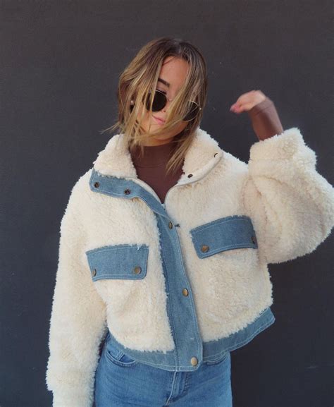 Emily Elizabeth Beautiful Boobs Hot Celebs Home