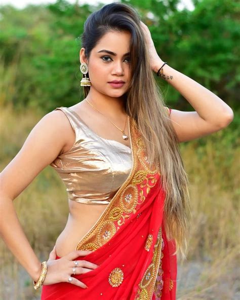 Pin By Anjum On Beautiful Saree Beautiful Blonde Girl Blonde Girl Most Beautiful Indian Actress