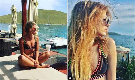 Hot Sexy Natasa Janjic Bikini Pics