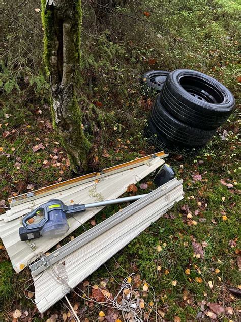 Landkreis Coburg Unbekannte entsorgen Müll im Wald Coburg Neue