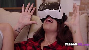 Thirsty Lesbian Wearing V R Headsets Realizes It Felt Too Real XVIDEOS