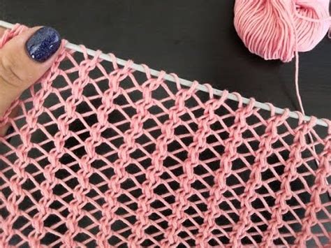 Простая ажурная сетка спицами которая НЕ КОСИТ. - YouTube