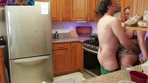 MILF Fucked In The Kitchen Cookin Fried Chicken XNXX