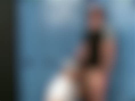 Horny Couple Fucks In Public Locker Room Vid Os Porno Gratuites Youporngay