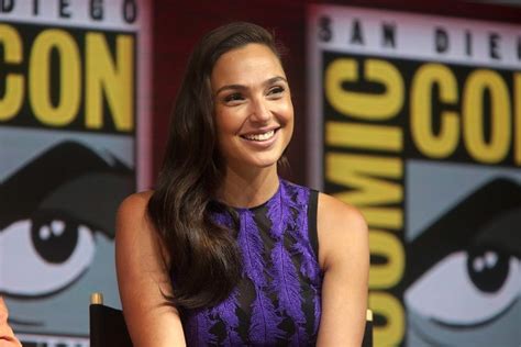 Top 10 Amazing Facts About Gal Gadot Discover Walks Blog