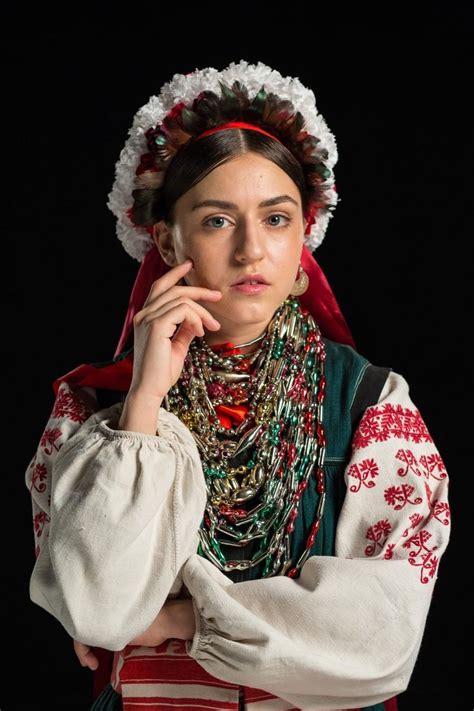 Pin by Mariya Sychenko on Віночки... | Folk fashion, Ukrainian wedding ...