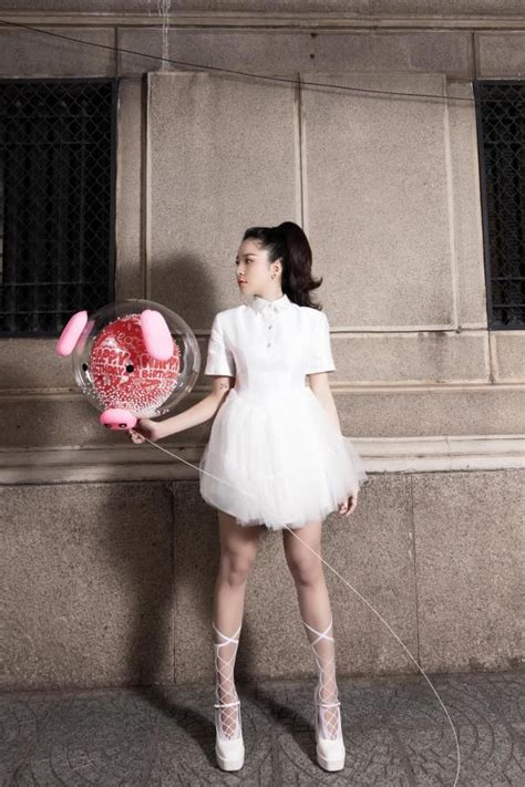 Hot girl Trâm Anh đã có bạn trai mới đang tận hưởng khoảng thời gian ngọt ngào trong tình yêu