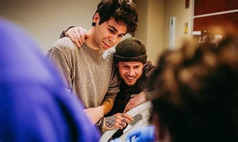 Mulher De Anos D Luz A Pr Pria Neta Em Barriga Solid Ria Para Filho Gay Jornal O Globo