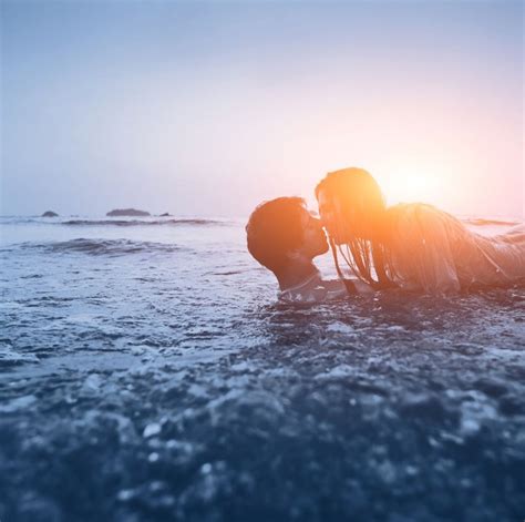 Sex dưới nước và những nguy cơ tiềm ẩn