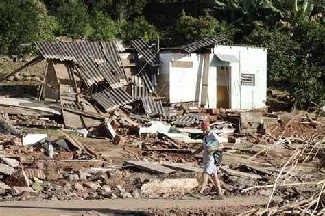 Brasil Supera Las Muertes Por Las Inundaciones En La Regi N Sur Del