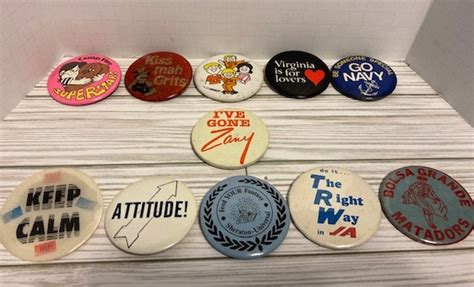 Buttons 225 Vintage Collectible Pin Back Buttons Gem