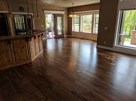 Жидкий ламинат на пол - 19 фото