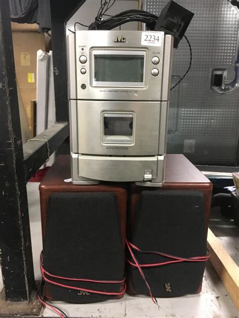 Lot - Pair of JVC SP-UXT300 Speakers with a JVC CD/Tape/Tuner Component ...