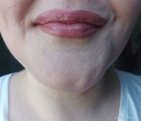 Губная помада L Oreal Paris Color Riche nude intense в оттенке свои губы только лучше