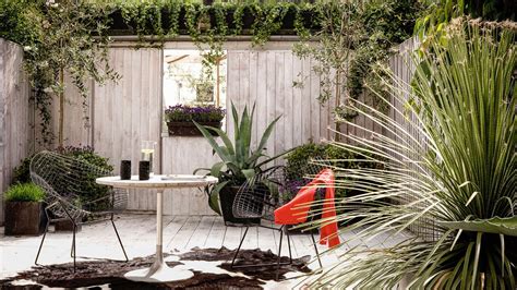 Privacy Fence Ideas Stylish Ways To Up The Privacy In Your Garden