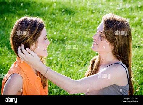 Adolescent Gay Couple Banque De Photographies Et Dimages Haute R Solution Alamy