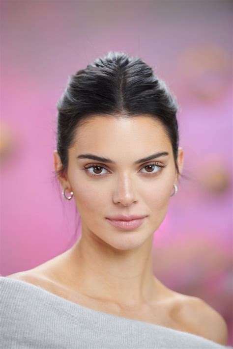 After Criticism About Her Skin, Kendall Jenner Is Talking About Her ...