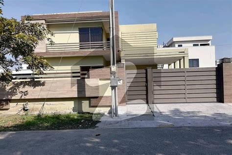 Kanal House For Sale In Canal View Sector Corner Facing Park Canal