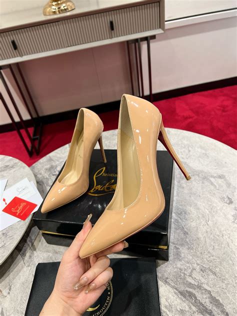 Replica Christian Louboutin So Kate Pumps 100mm In Nude Patent Leather