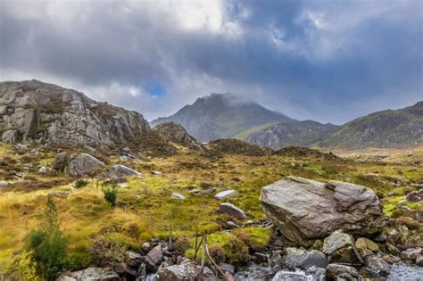 Premium Photo | Snowdonia national park