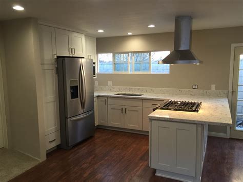 Kitchen White Shaker Cabinets Quartz Countertop In Los Alamitos Ca