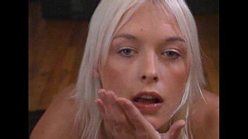 Metro Handjob Hunnies Escena XVIDEOS