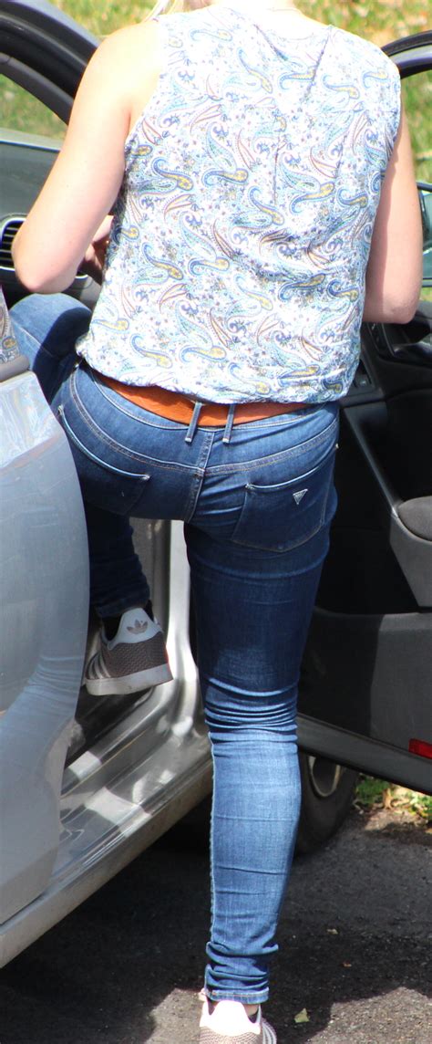 Stunning Blonde In Tight Blue Jeans Tight Jeans Forum