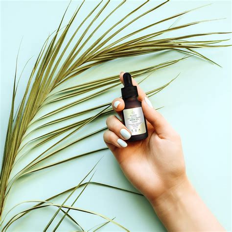 How To Use Neem Oil For Acne - Juicy Chemistry