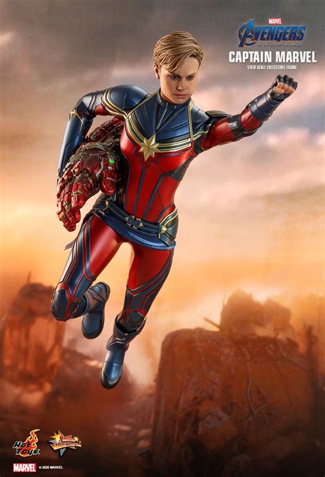 Captain Marvel Gets An Avengers Endgame Hot Toys Figure Nerdist