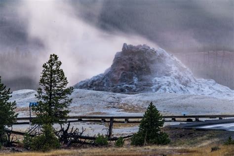 Supernatural Yellowstone America S First National Park Huffpost Life