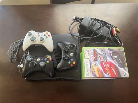 Microsoft Xbox 360 S 4GB Black Console w/ Games And Controllers ...