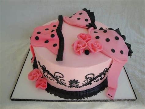 10 Bolos para Chá de Lingerie