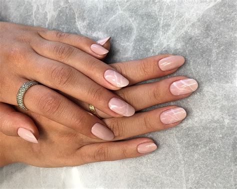 Zaboravite jarke boje ove jeseni se nose nude lakovi za nokte Žene ba