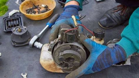 how to clean my lawn mower carburetor