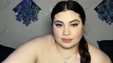 Unreal Huge Natural Tits Bbw Webcam Babe Teasing Show