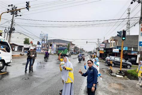 Hujan Deras Bukan Halangan Kemenag Luwu Gelar Kampanye Mandatory Halal