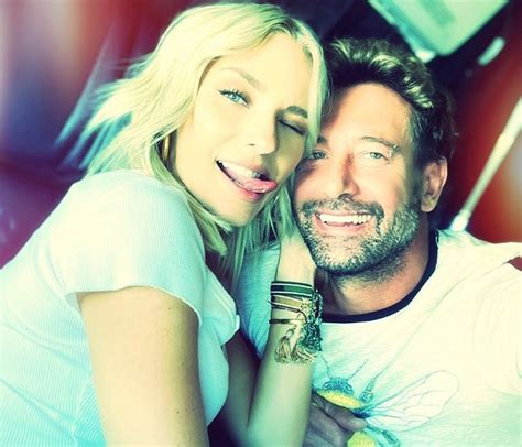 La Atrevida Imagen De Irina Baeva La Actriz Se Luci En Bikini Durante Su Cuarentena Infobae