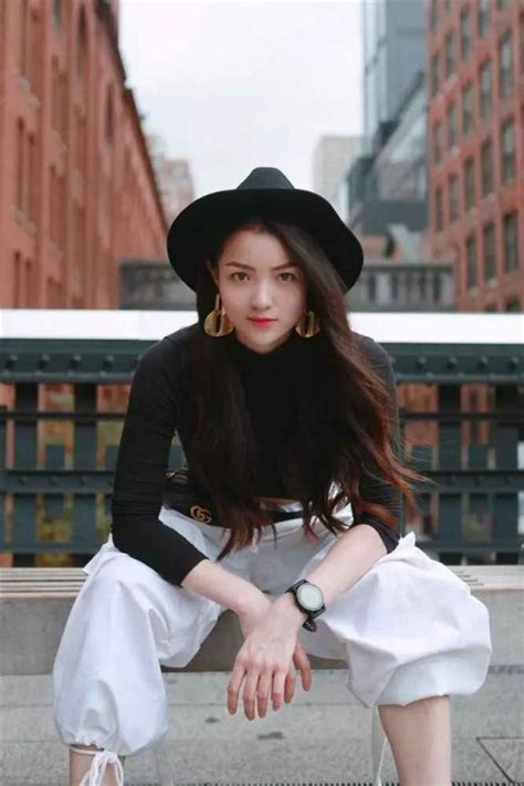 B Quay L N Nhan S C Hot Girl Ng C Kh Ng Thu Top Ra Sao