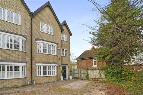 Houses for Sale in New London Road, Chelmsford CM2 - New London Road