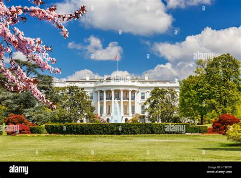 Washington dc white house garden hi-res stock photography and images ...