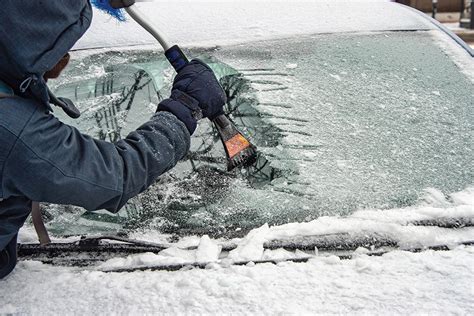 How to Deice Your Car’s Windshield | AAA Minneapolis