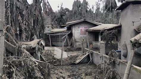 Video Philippines braces for major volcanic eruption - ABC News