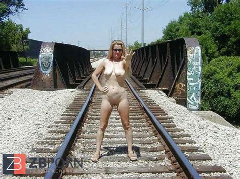 Nude In The Railway ZB Porn
